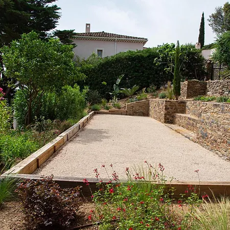 : Pour 8 Avec Piscine - Fr-1-803-76 Villa Le Lavandou