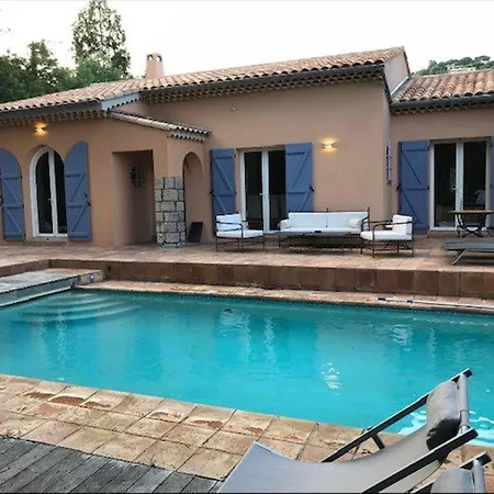 : 4 Chambres, Piscine Privee Et Climatisation - Fr-1-803-76 Villa *